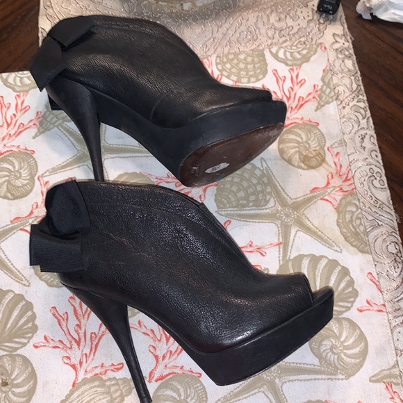 (Authentic Vera Wang) Ankle Boot Heels size 6.5 - Picture 7 of 14